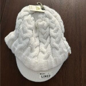 Adidas woman’s white knit with fleece lined hat